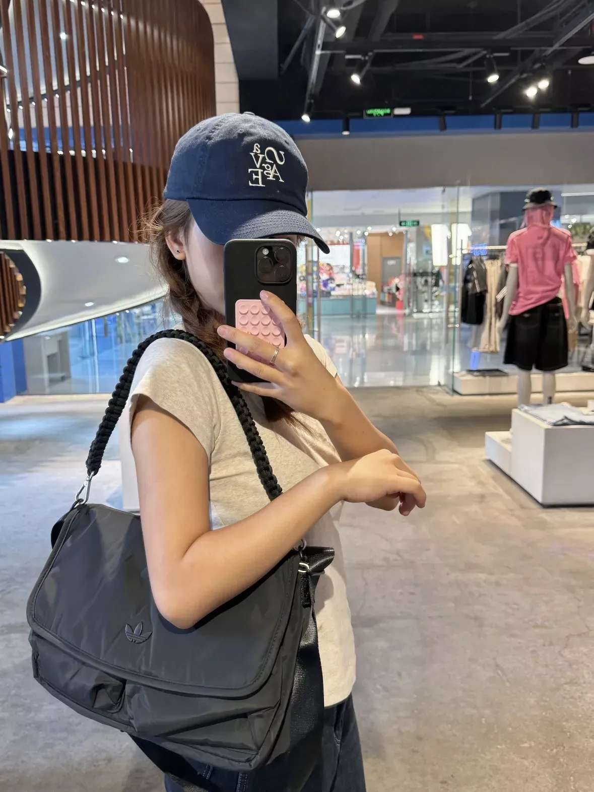 아디다스 패딩 나일론 위빙 메신저백 상세 이미지 12