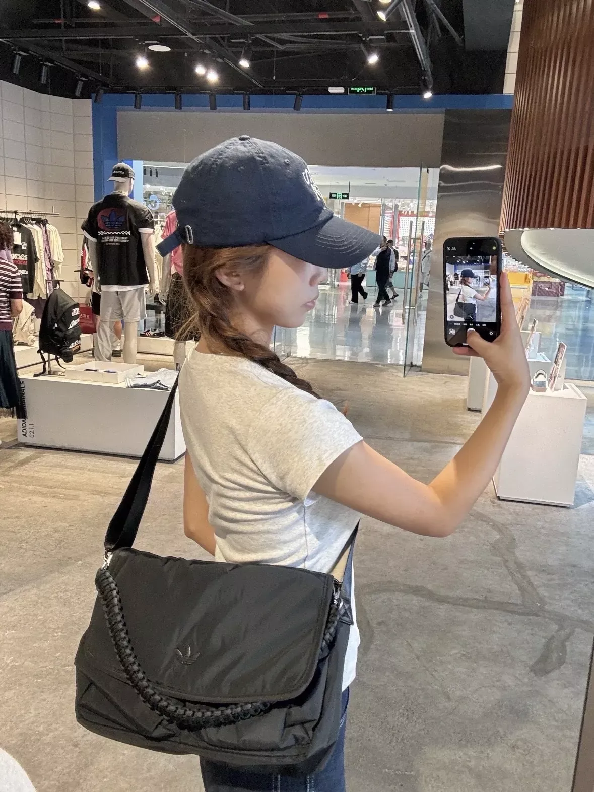 아디다스 패딩 나일론 위빙 메신저백 상세 이미지 13