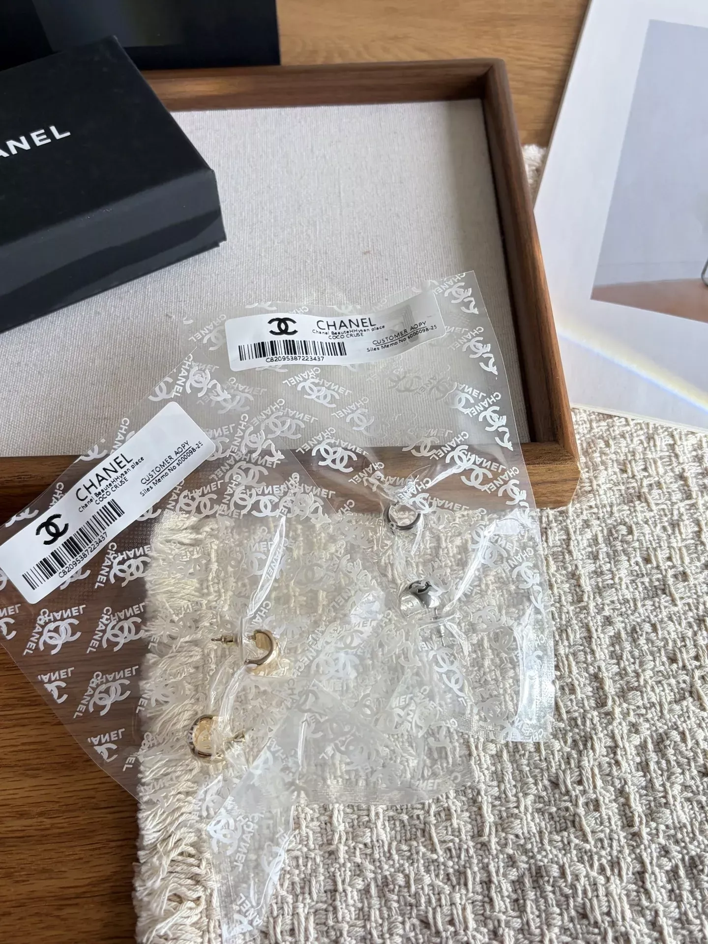 샤넬 블랙 더블C 링 후크 귀걸이 상세 이미지 49