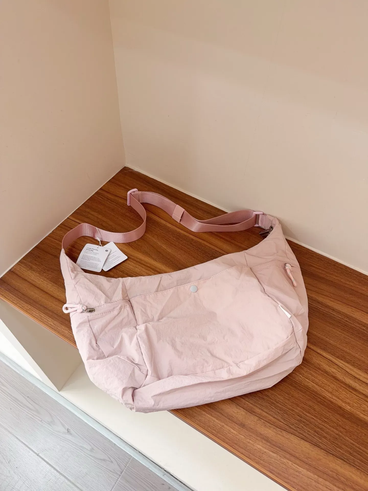 룰루레몬 나일론 초승달 멀티 수납 호보백 상세 이미지 12