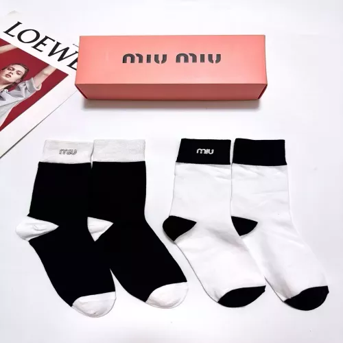 미우미우 레터 로고 코튼 여성용 장목 양말