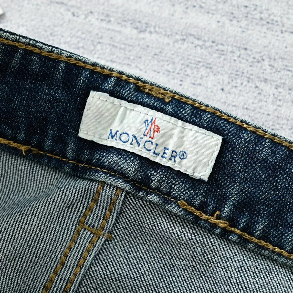 몽클레어 워싱 스트레이트 남녀공용 데님 팬츠 상세 이미지 17