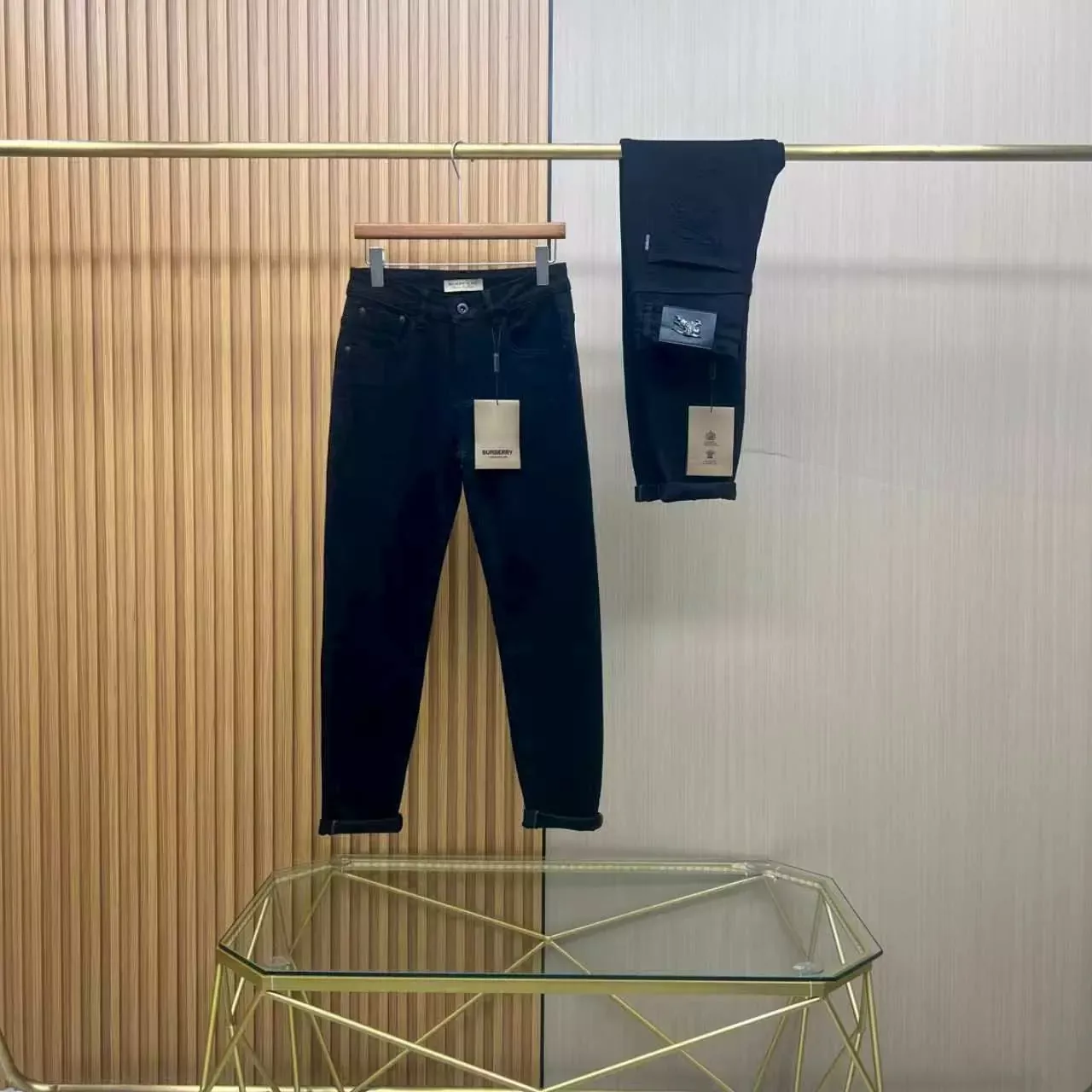 버버리 슬림핏 워싱 남녀공용 데님 팬츠 상세 이미지 4