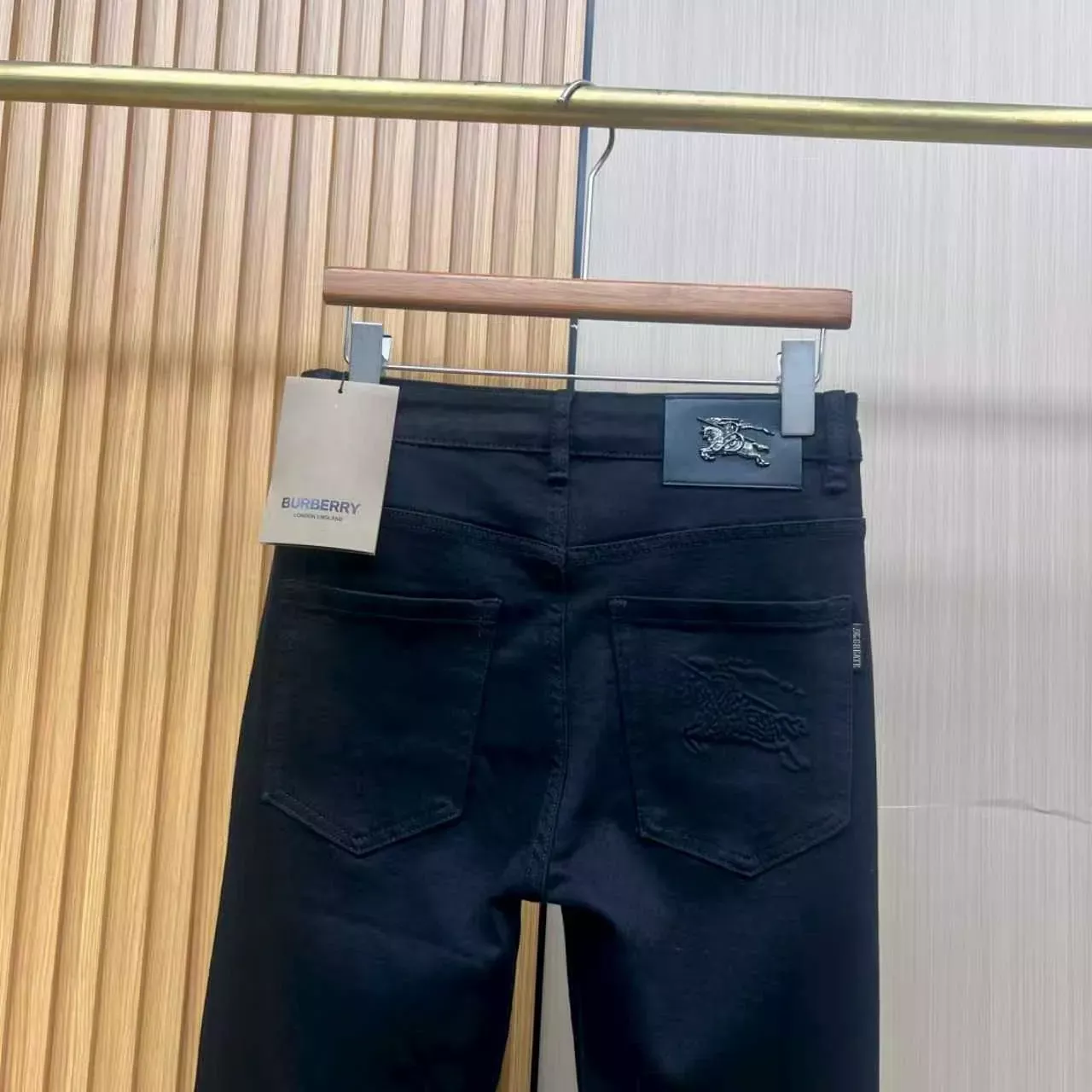 버버리 슬림핏 워싱 남녀공용 데님 팬츠 상세 이미지 8