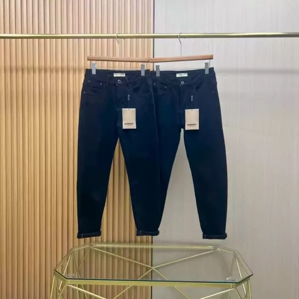 버버리 슬림핏 워싱 남녀공용 데님 팬츠