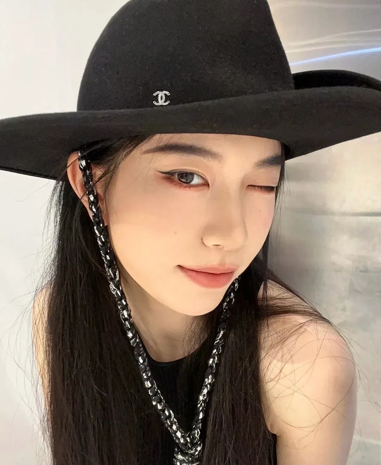 샤넬 울 소재 웨스턴 스트랩 페도라 상세 이미지 4