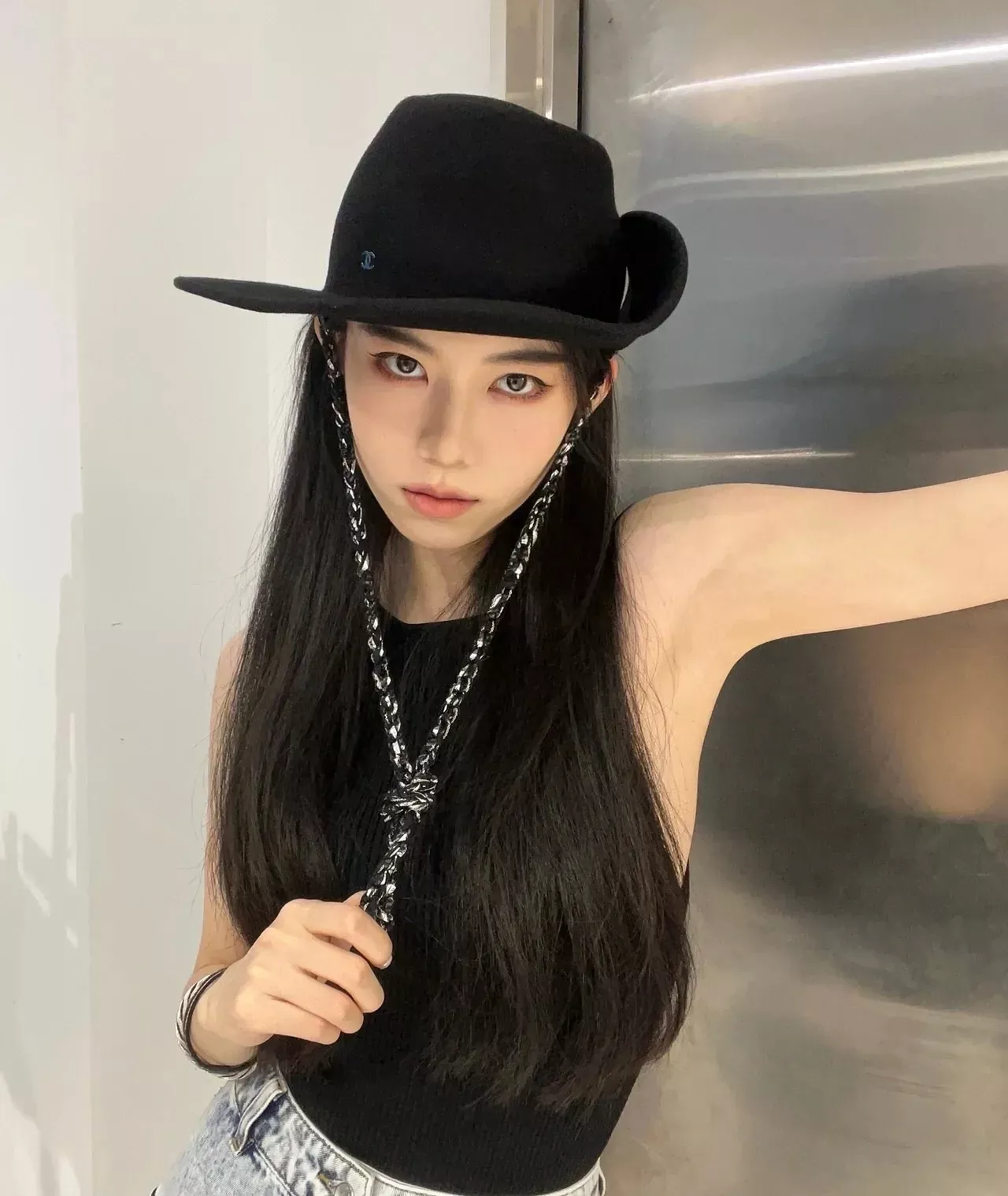 샤넬 울 소재 웨스턴 스트랩 페도라 상세 이미지 5
