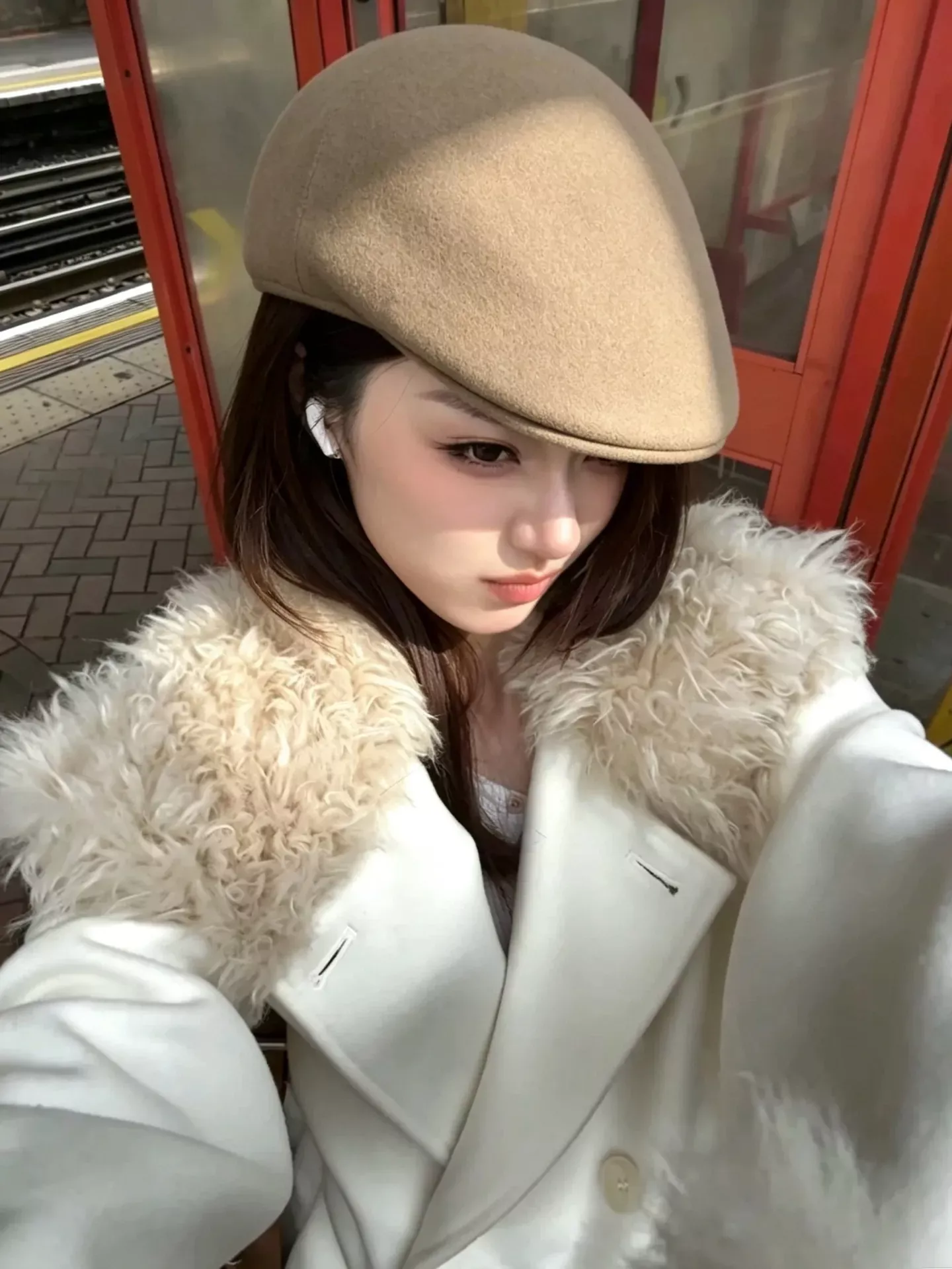 샤넬 울 소재 금속 로고 헌팅캡 상세 이미지 13