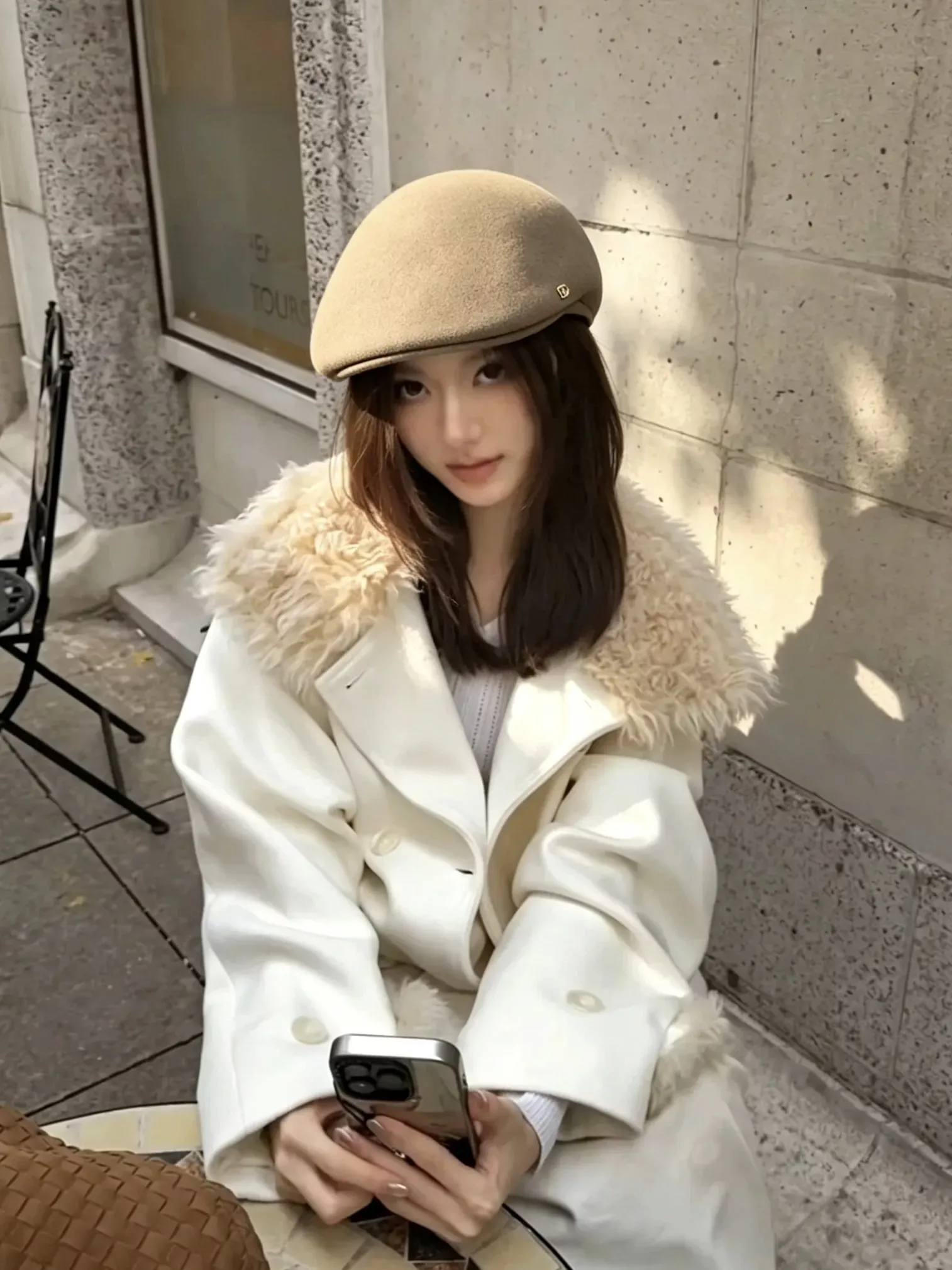 샤넬 울 소재 금속 로고 헌팅캡 상세 이미지 15