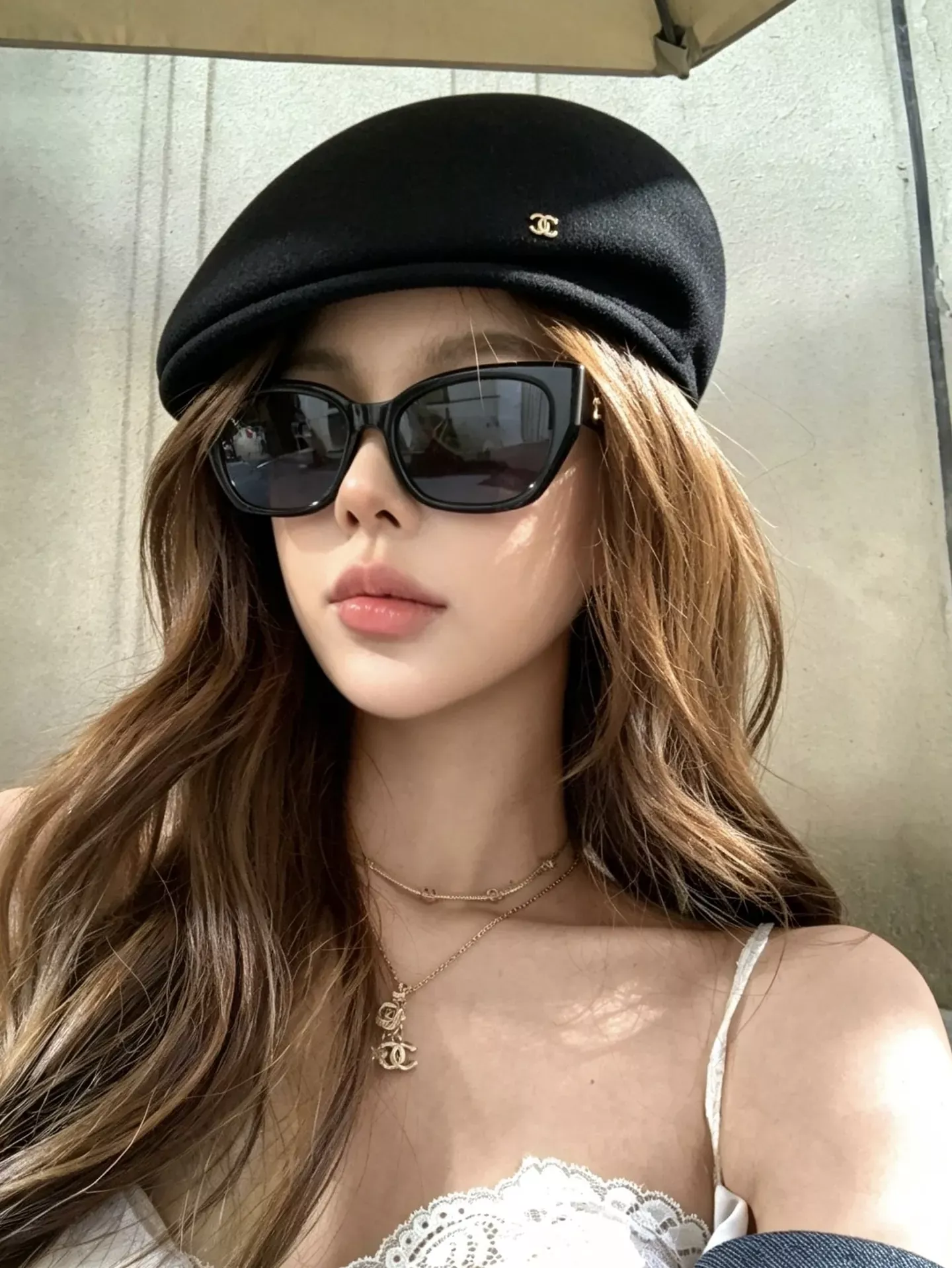 샤넬 울 소재 금속 로고 헌팅캡 상세 이미지 4