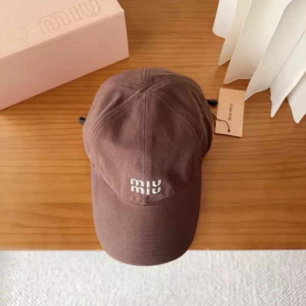 미우미우 자수 로고 코튼 볼캡