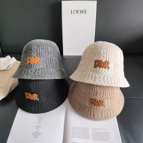 디올 불규칙 니트 짜임 클로슈