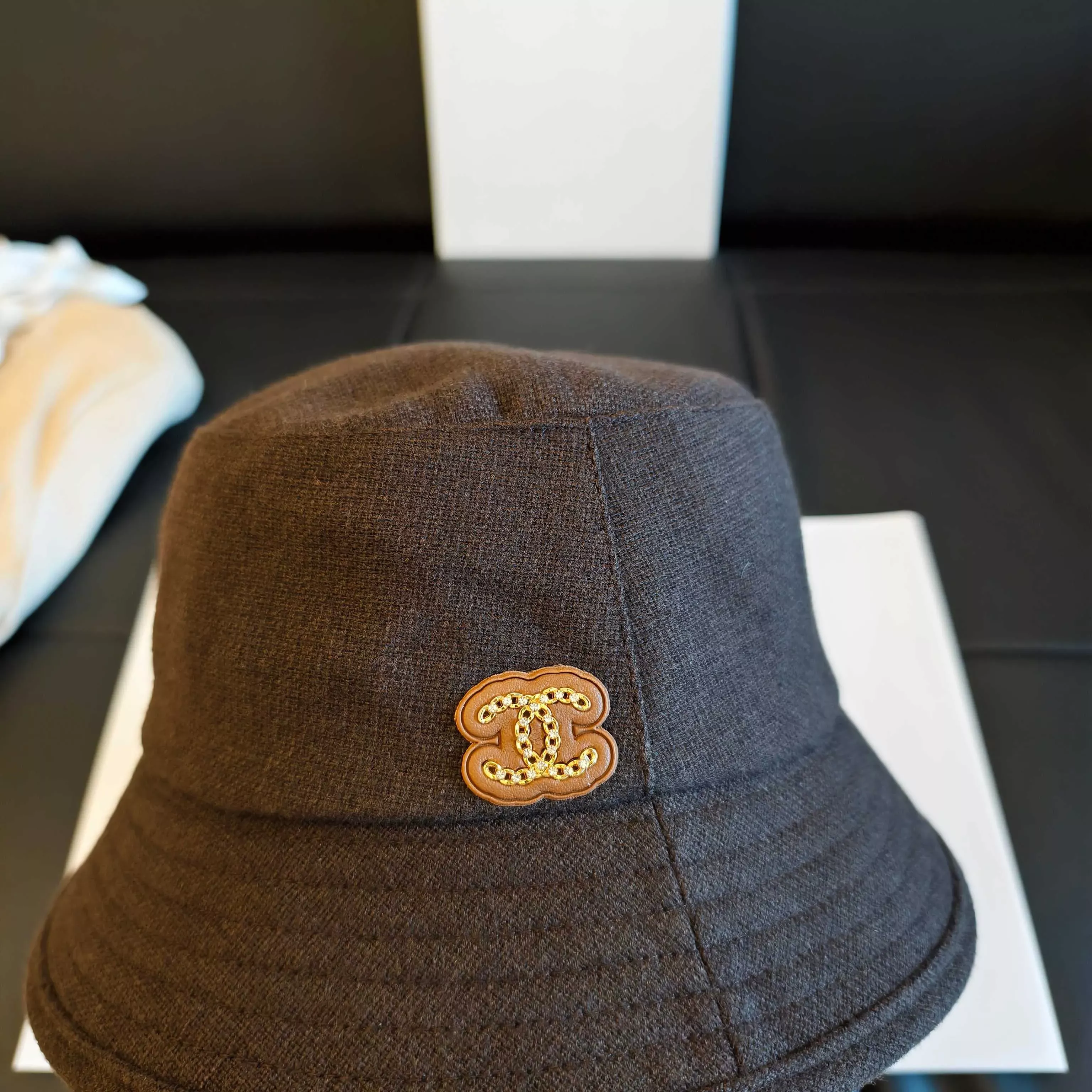 샤넬 니트 배색 소프트 버킷햇 상세 이미지 26