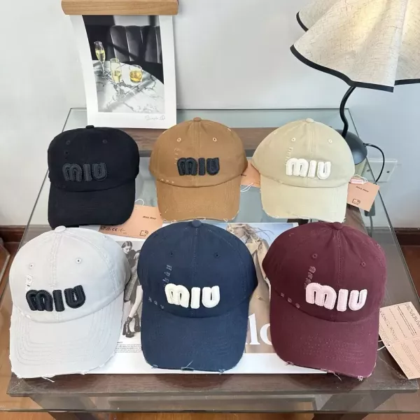 미우미우 자수 로고 코튼 볼캡