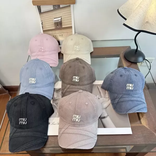 미우미우 자수 로고 코튼 볼캡