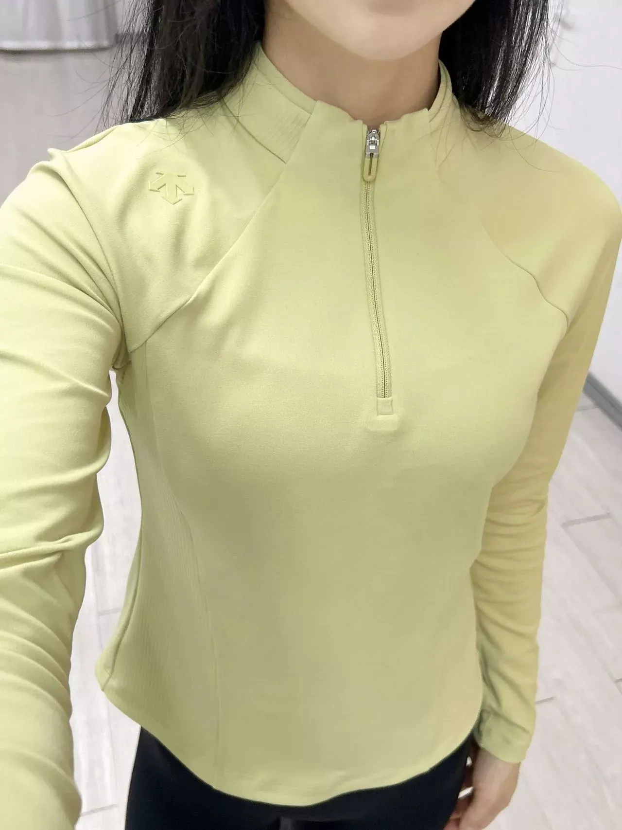 데상트 흡습속건 반집업 긴소매 여성용 긴소매 티셔츠 상세 이미지 30