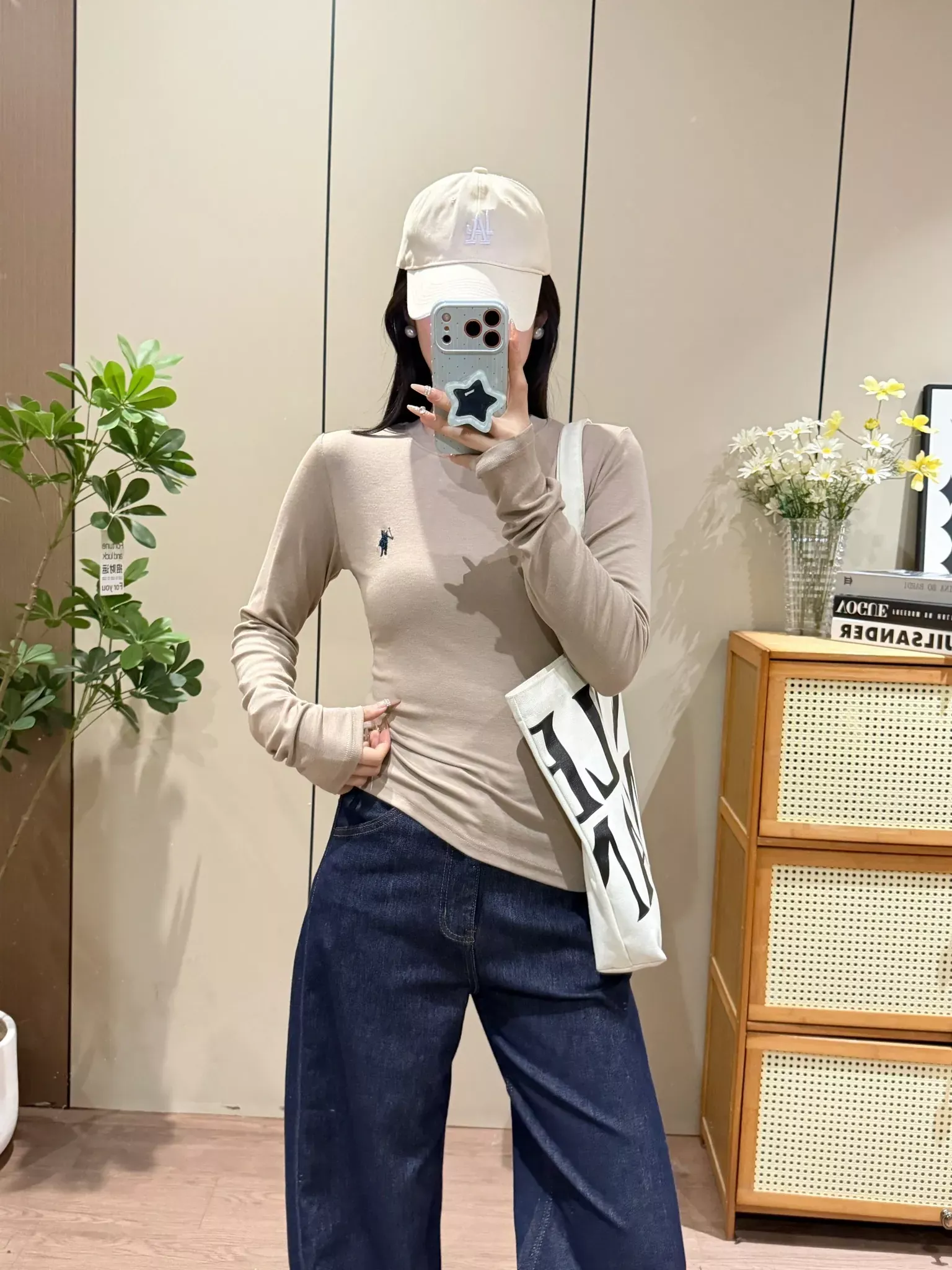 랄프로렌 전마 자수 슬림핏 여성용 긴소매 티셔츠 상세 이미지 21