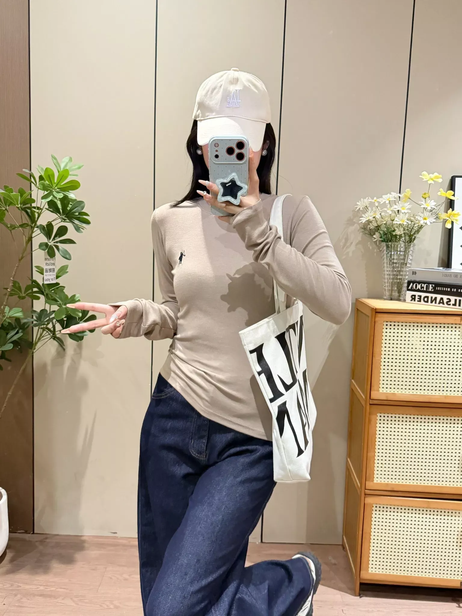 랄프로렌 전마 자수 슬림핏 여성용 긴소매 티셔츠 상세 이미지 23