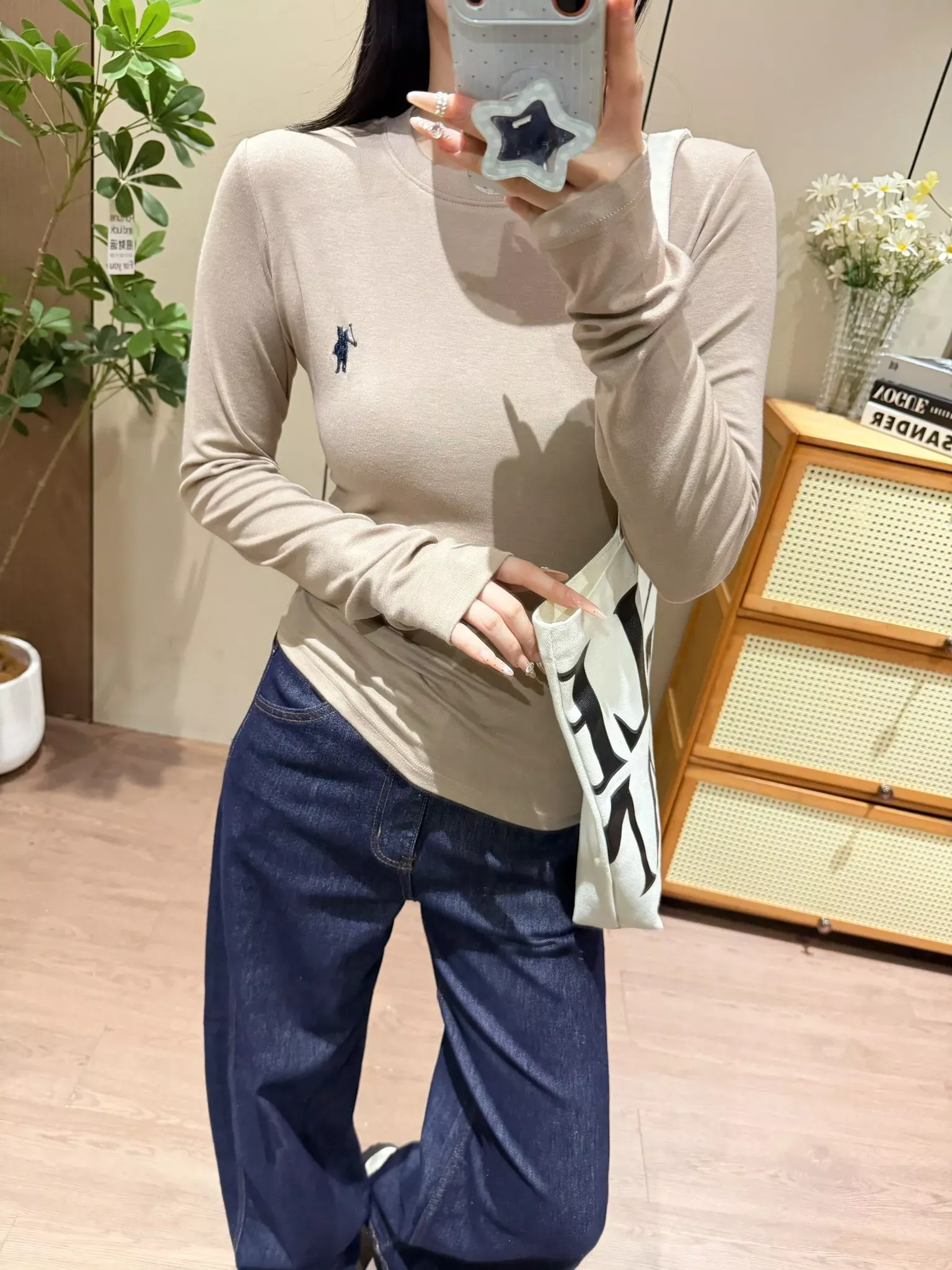 랄프로렌 전마 자수 슬림핏 여성용 긴소매 티셔츠 상세 이미지 29