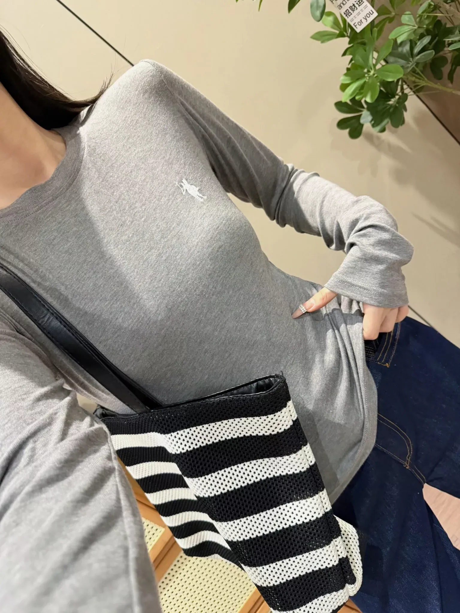 랄프로렌 전마 자수 슬림핏 여성용 긴소매 티셔츠 상세 이미지 36