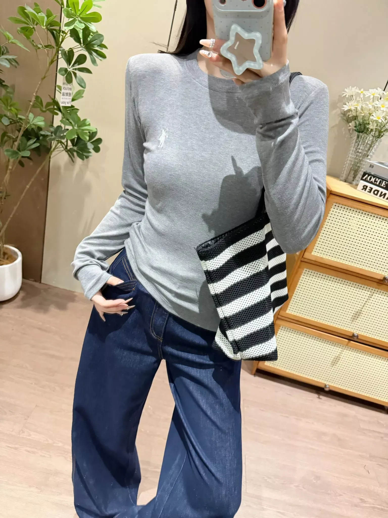 랄프로렌 전마 자수 슬림핏 여성용 긴소매 티셔츠 상세 이미지 38