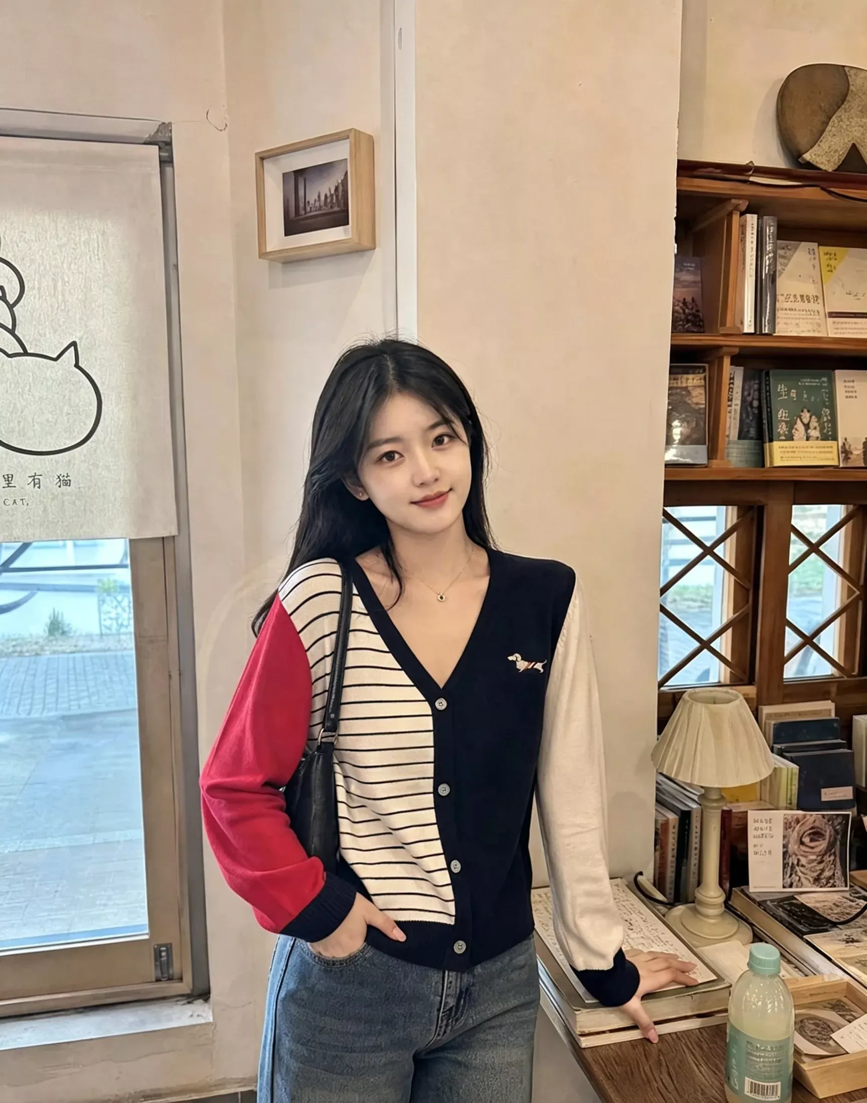 톰브라운 비대칭 배색 브이넥 여성용 긴소매 가디건 상세 이미지 17