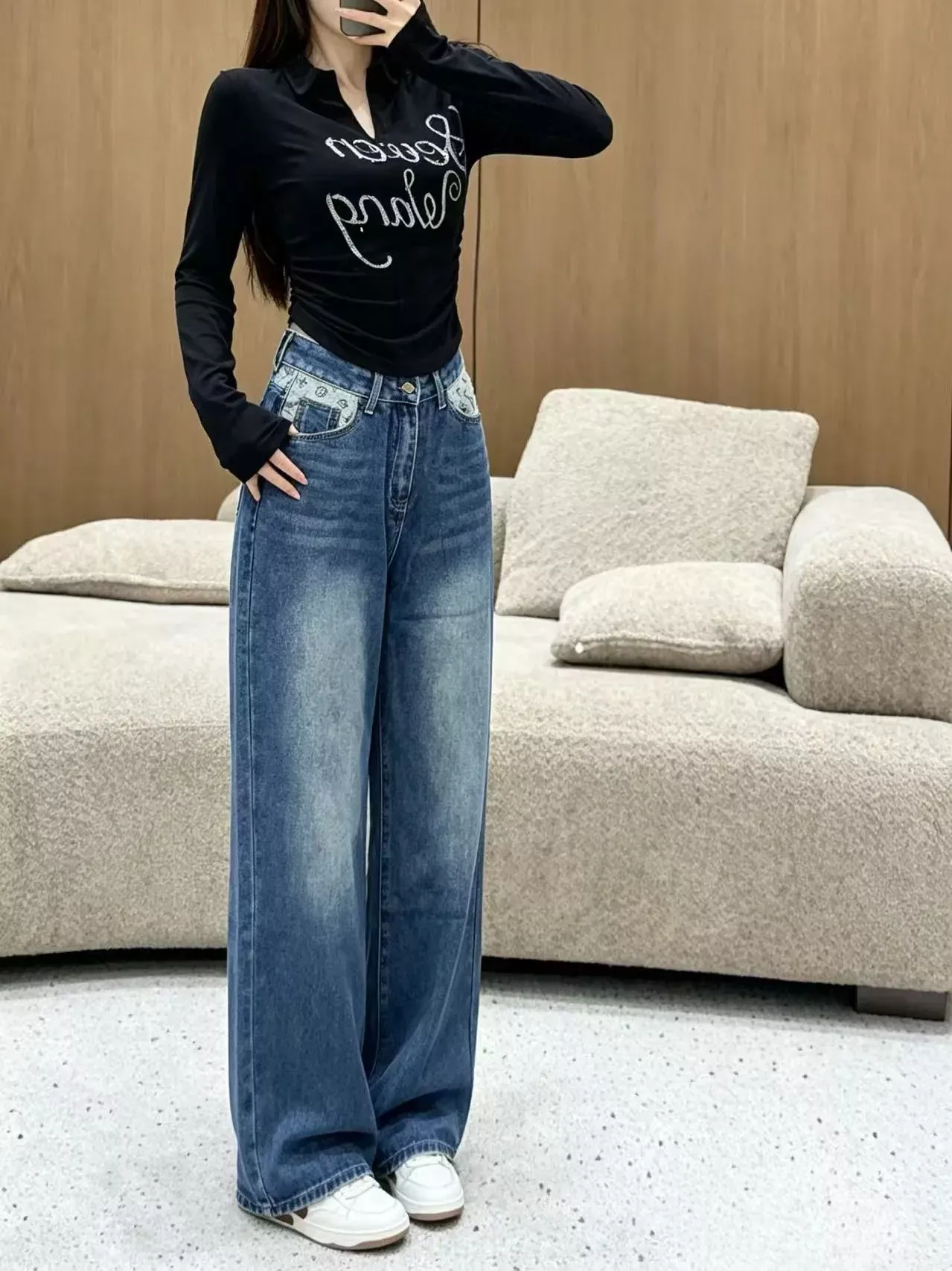루이비통 로고 포켓 워싱 여성용 데님 팬츠 상세 이미지 11