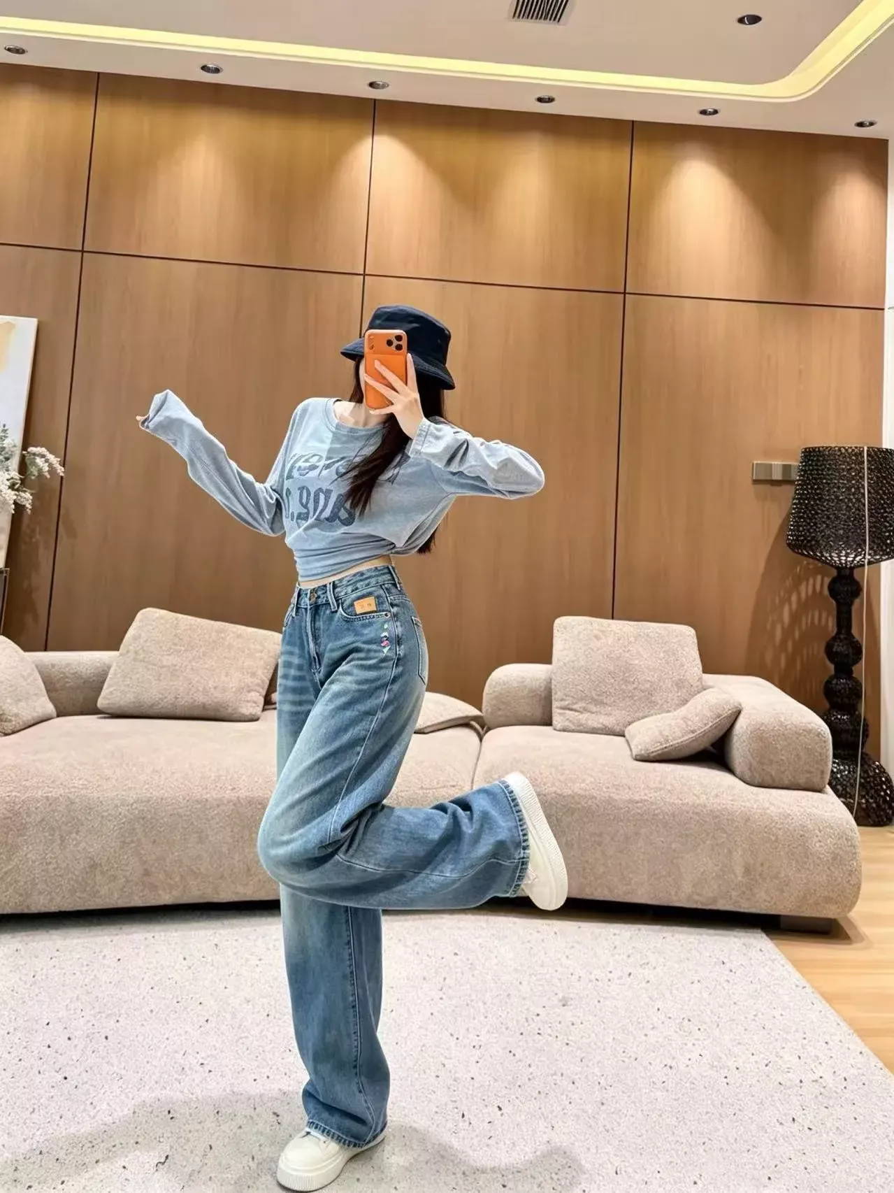 루이비통 플라워 자수 로고 여성용 데님 팬츠 상세 이미지 22