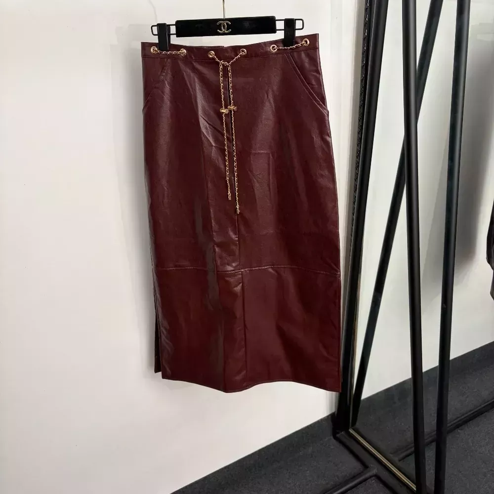 샤넬 체인 디테일 페이크레더 여성용 롱 스커트