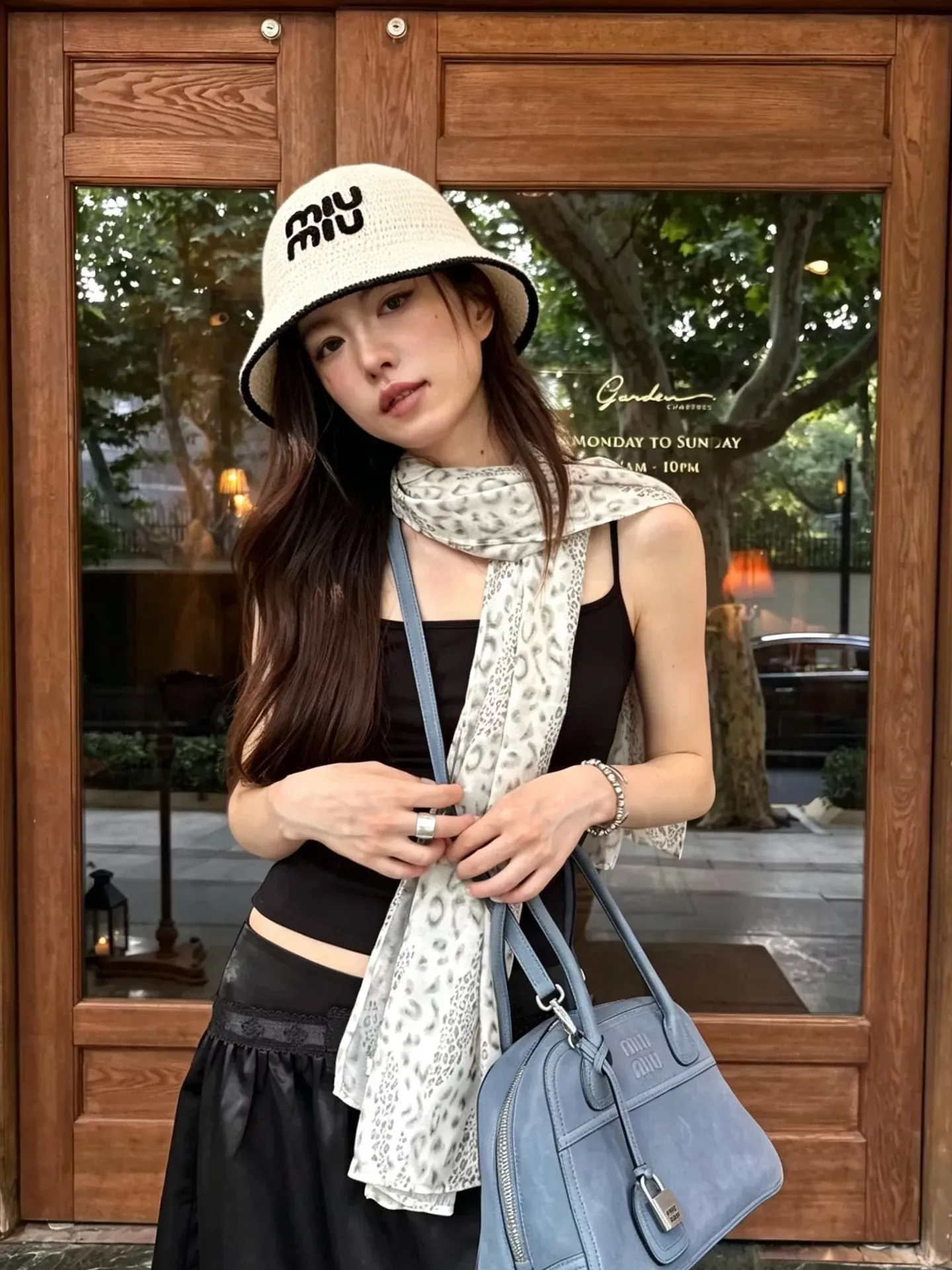 미우미우 펀칭 니트 버킷햇 상세 이미지 14