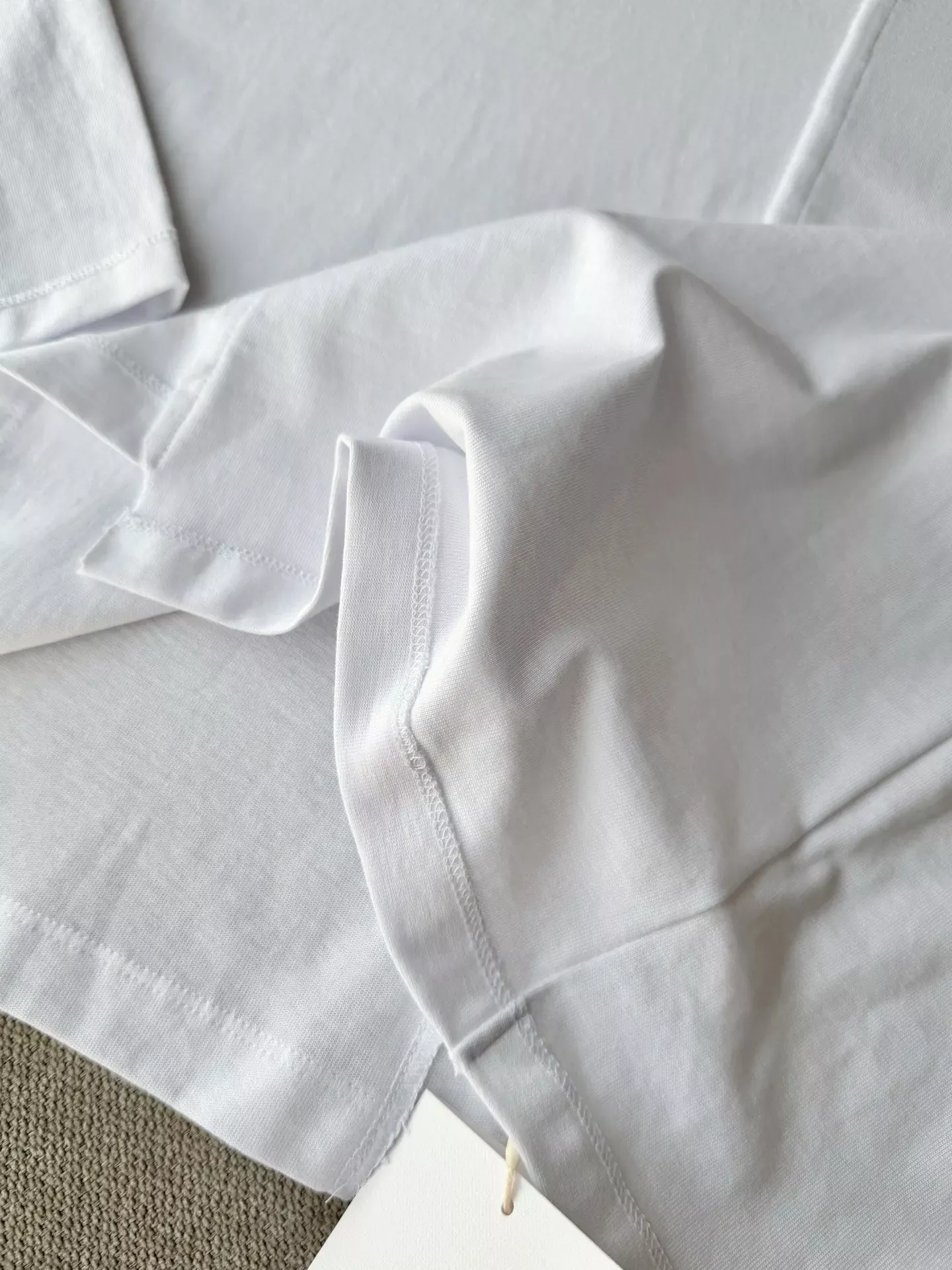 마뗑킴 해체 절개 언밸런스 여성용 긴소매 티셔츠 상세 이미지 47