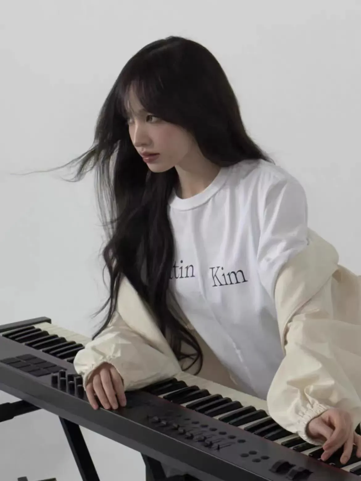 마뗑킴 해체 절개 언밸런스 여성용 긴소매 티셔츠 상세 이미지 52