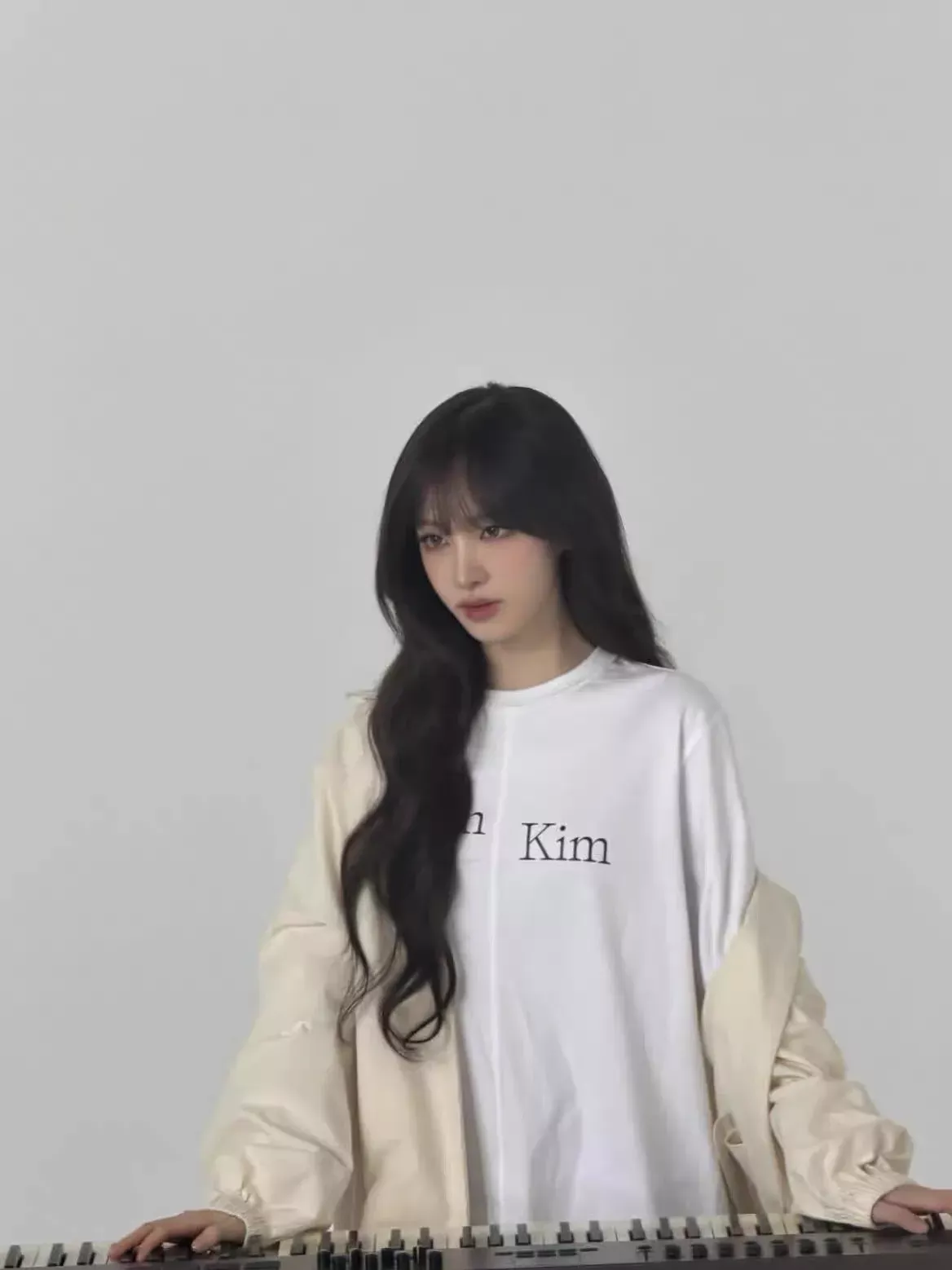 마뗑킴 해체 절개 언밸런스 여성용 긴소매 티셔츠 상세 이미지 53