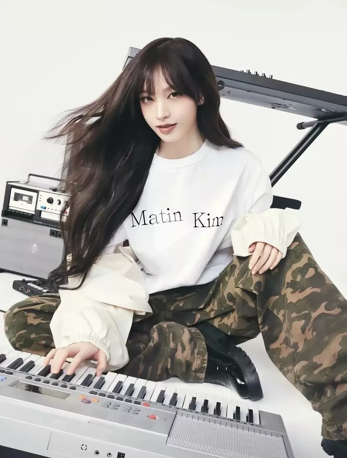 마뗑킴 해체 절개 언밸런스 여성용 긴소매 티셔츠 상세 이미지 54