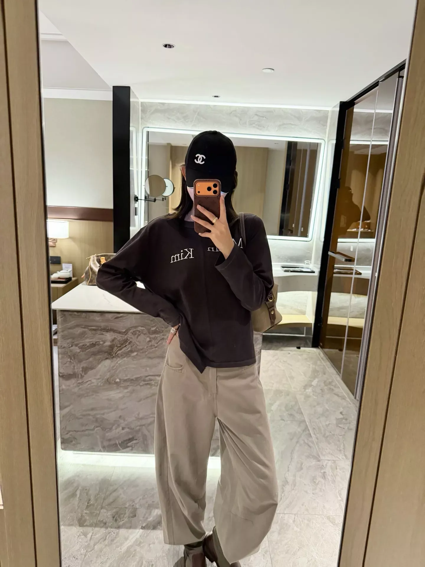 마뗑킴 해체 절개 언밸런스 여성용 긴소매 티셔츠 상세 이미지 58