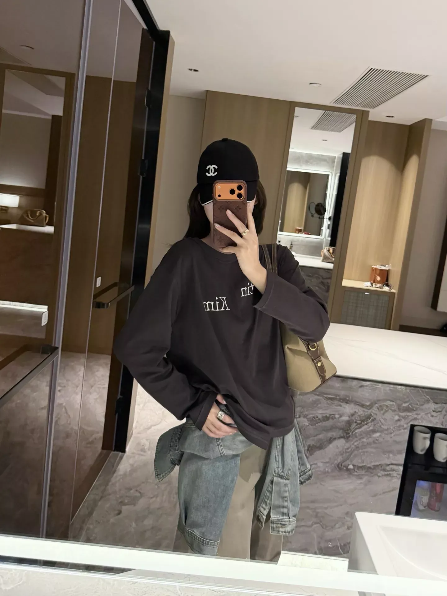 마뗑킴 해체 절개 언밸런스 여성용 긴소매 티셔츠 상세 이미지 61