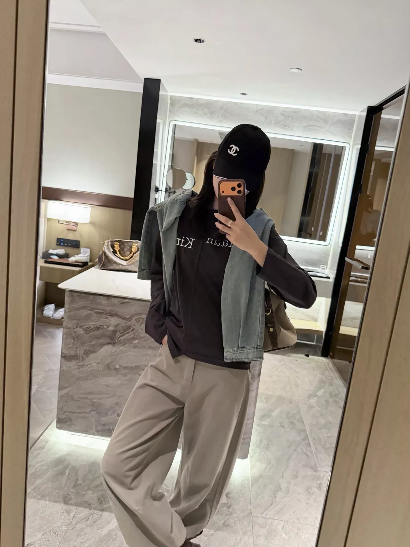 마뗑킴 해체 절개 언밸런스 여성용 긴소매 티셔츠 상세 이미지 63