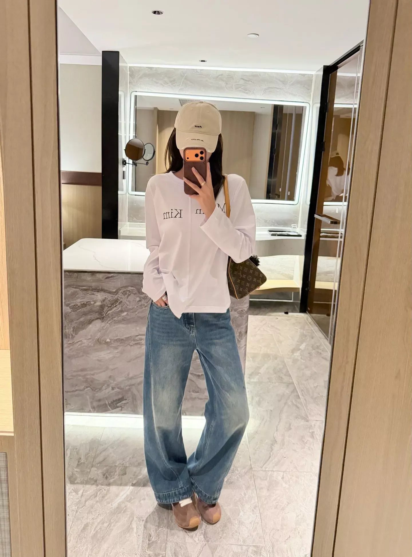마뗑킴 해체 절개 언밸런스 여성용 긴소매 티셔츠 상세 이미지 74