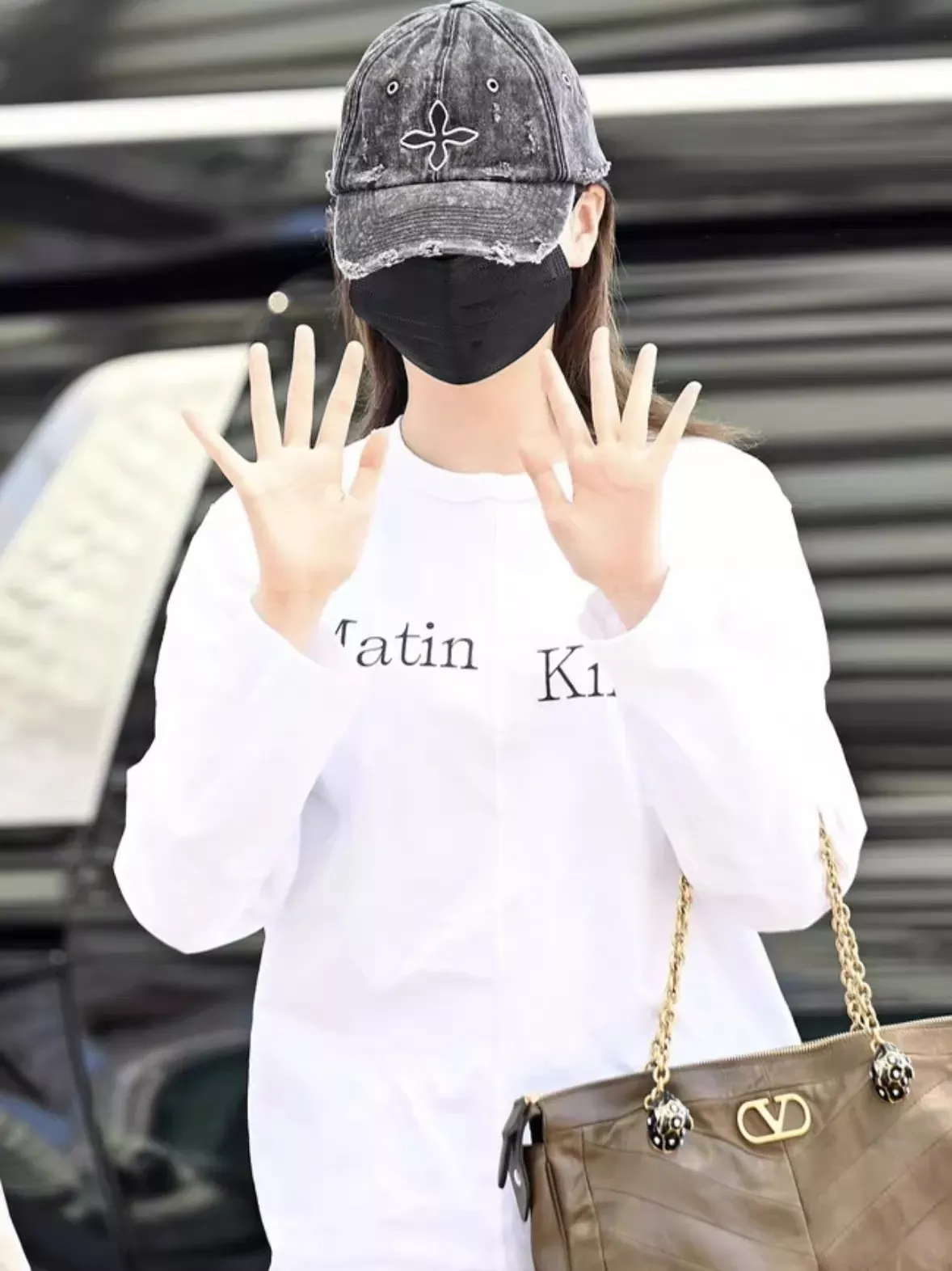 마뗑킴 해체 절개 언밸런스 여성용 긴소매 티셔츠 상세 이미지 9