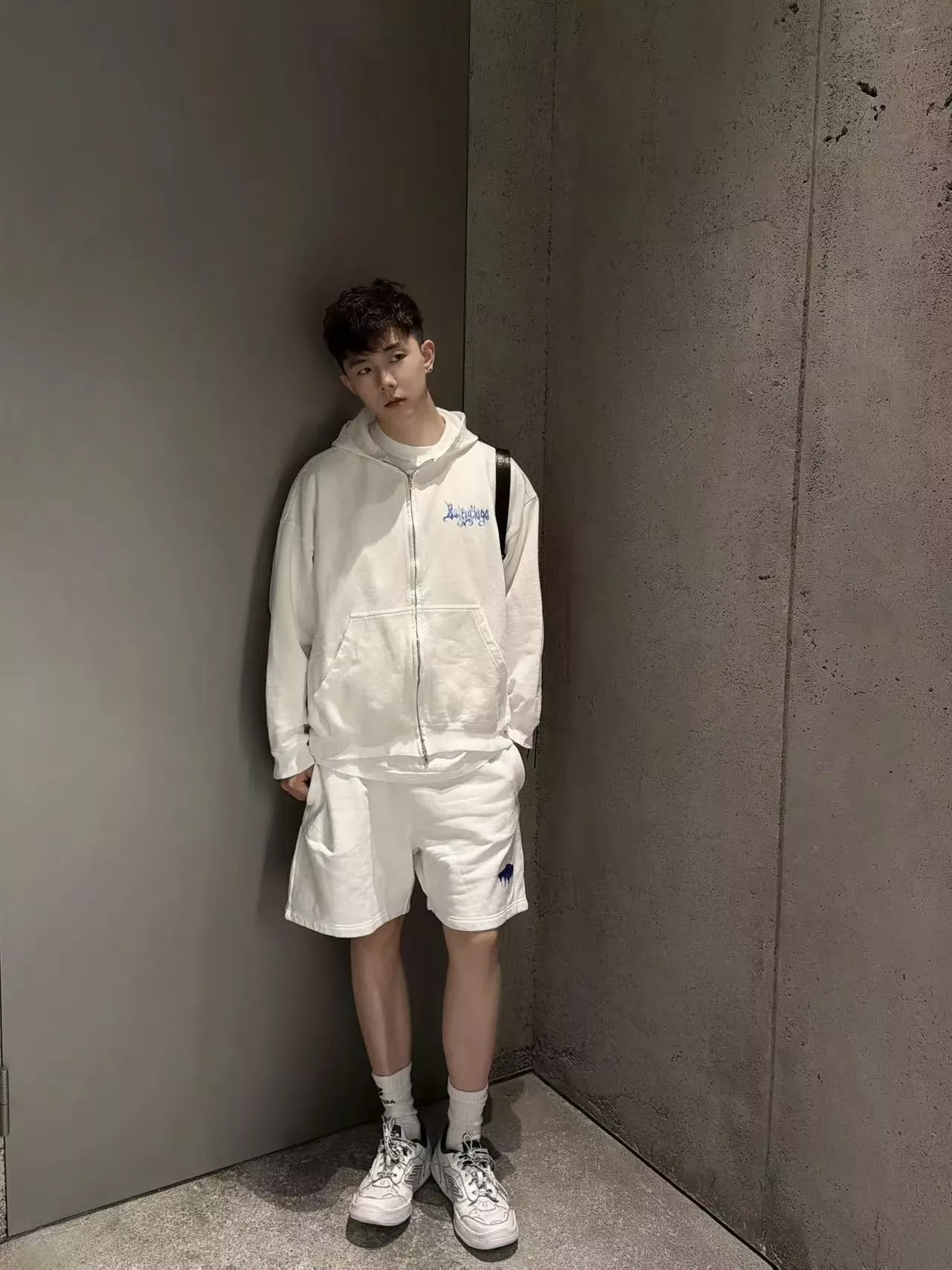 발렌시아가 고딕 로고 코튼 집업 남녀공용 후드 재킷 상세 이미지 21
