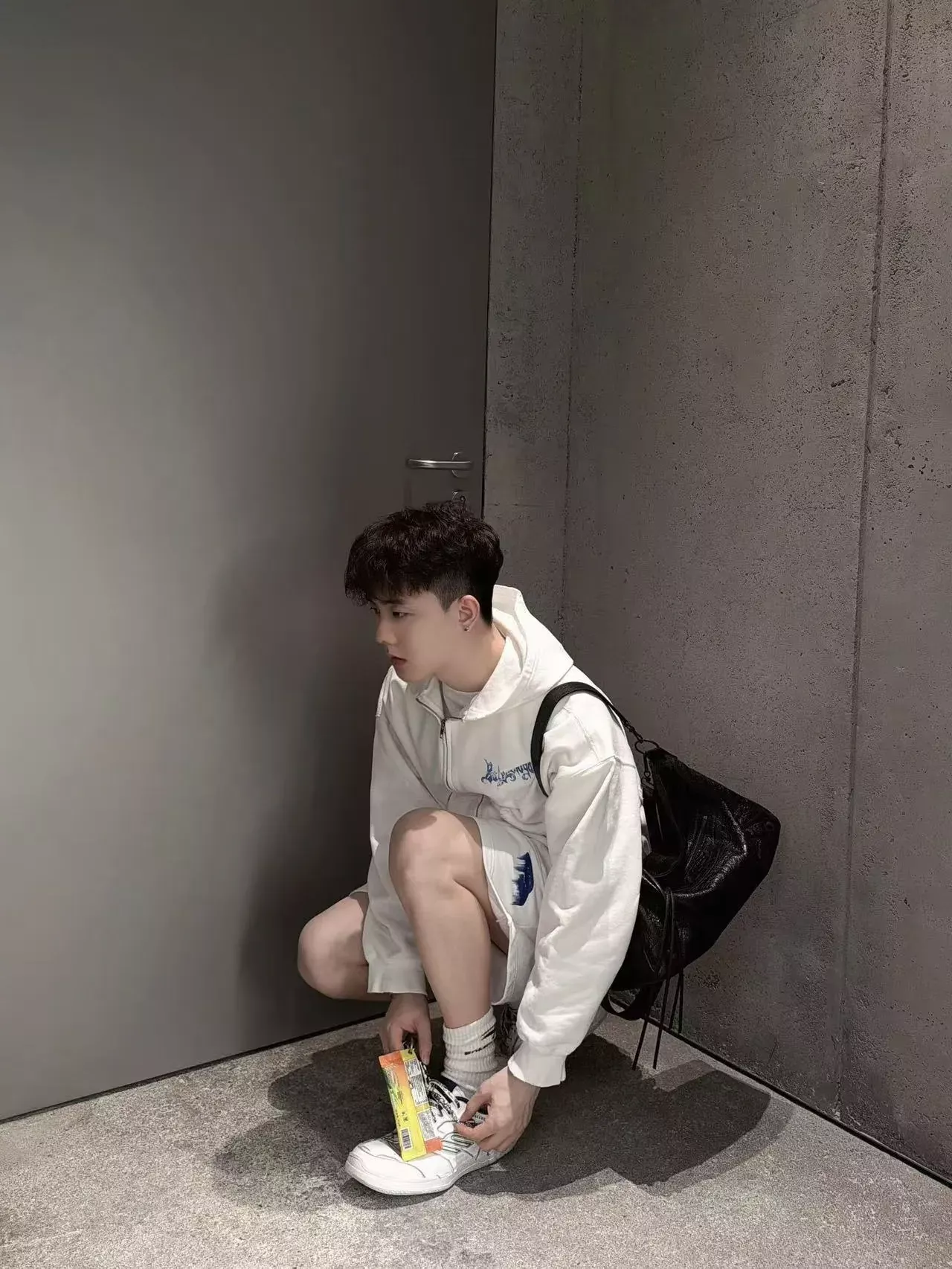 발렌시아가 고딕 로고 코튼 집업 남녀공용 후드 재킷 상세 이미지 22