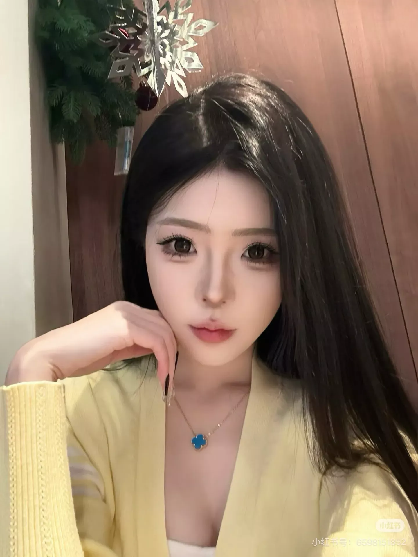 톰브라운 배색 자카드 브이넥 여성용 긴소매 가디건 상세 이미지 14