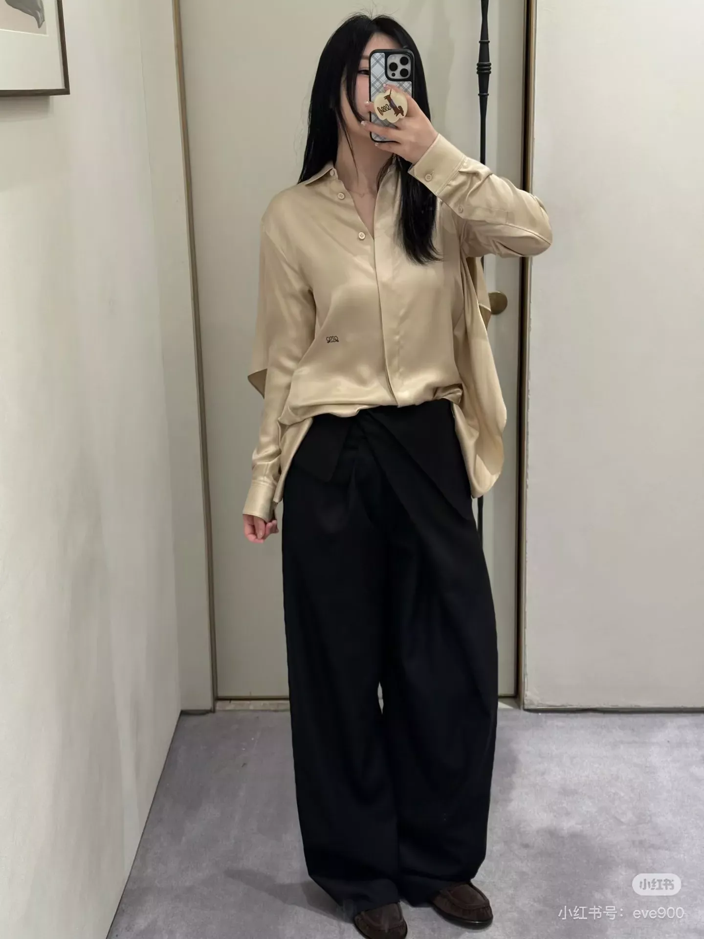 로에베 자수 로고 오픈칼라 여성용 긴소매 셔츠 상세 이미지 30