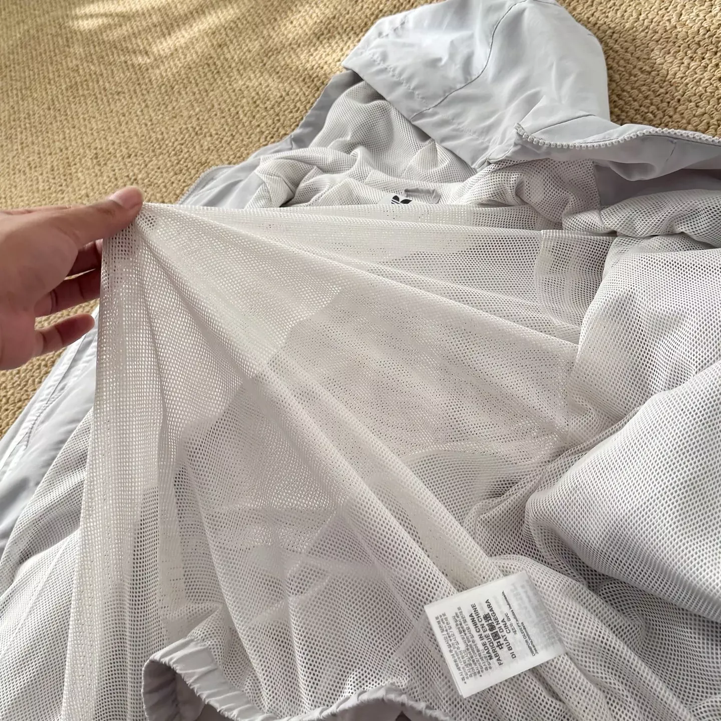 아디다스 복고 삼선 경량 우븐 남녀공용 후드 재킷 상세 이미지 18