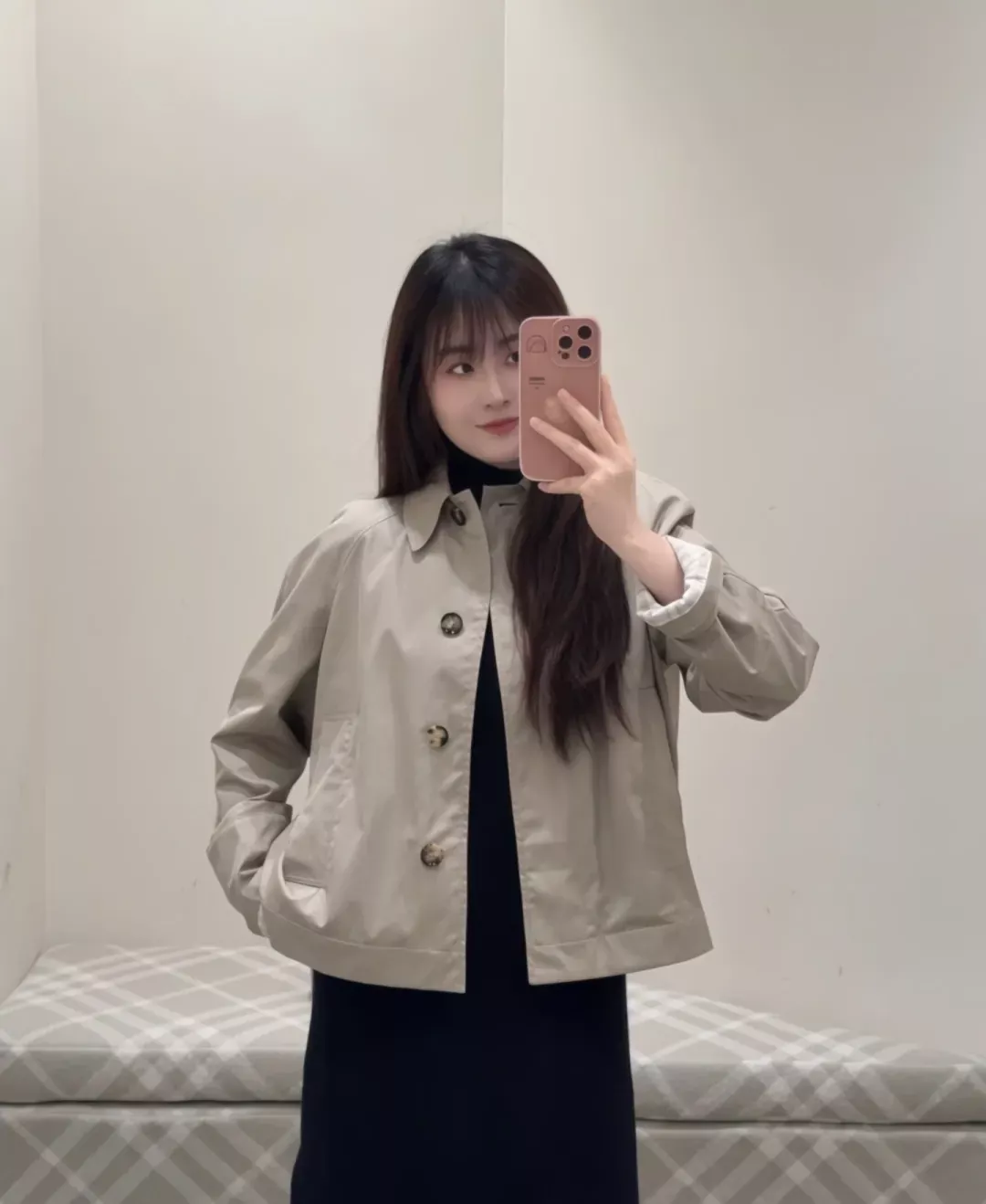 버버리 압주름 체크 안감 여성용 쇼트 코트 상세 이미지 11