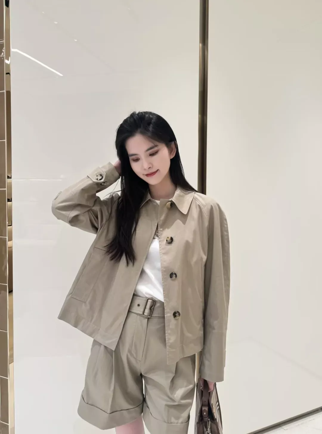 버버리 압주름 체크 안감 여성용 쇼트 코트 상세 이미지 13