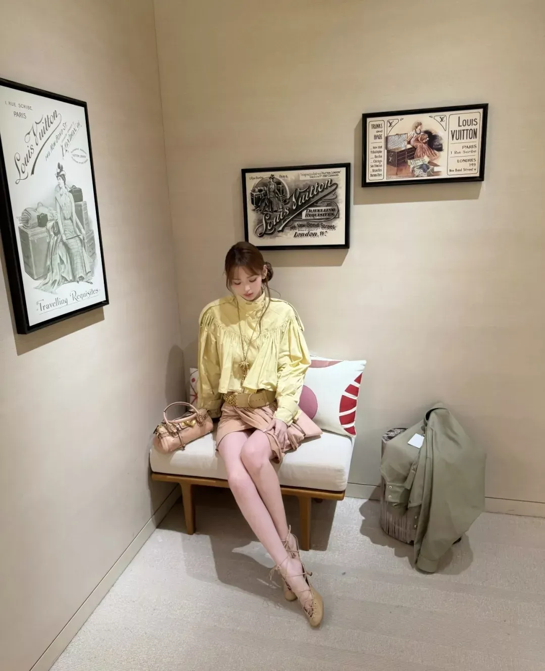 끌로에 셔링 볼륨 소매 여성용 쇼트 코트 상세 이미지 11