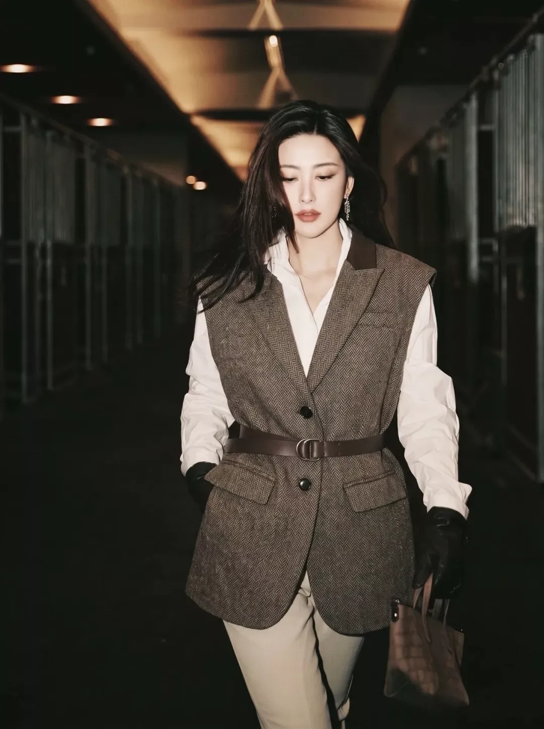 브루넬로쿠치넬리 헤링본 울 벨티드 여성용 버튼 조끼 상세 이미지 11