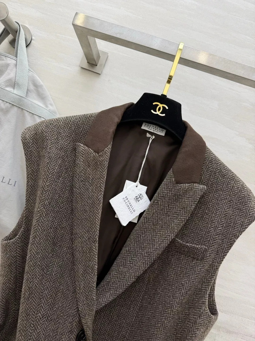 브루넬로쿠치넬리 헤링본 울 벨티드 여성용 버튼 조끼 상세 이미지 2