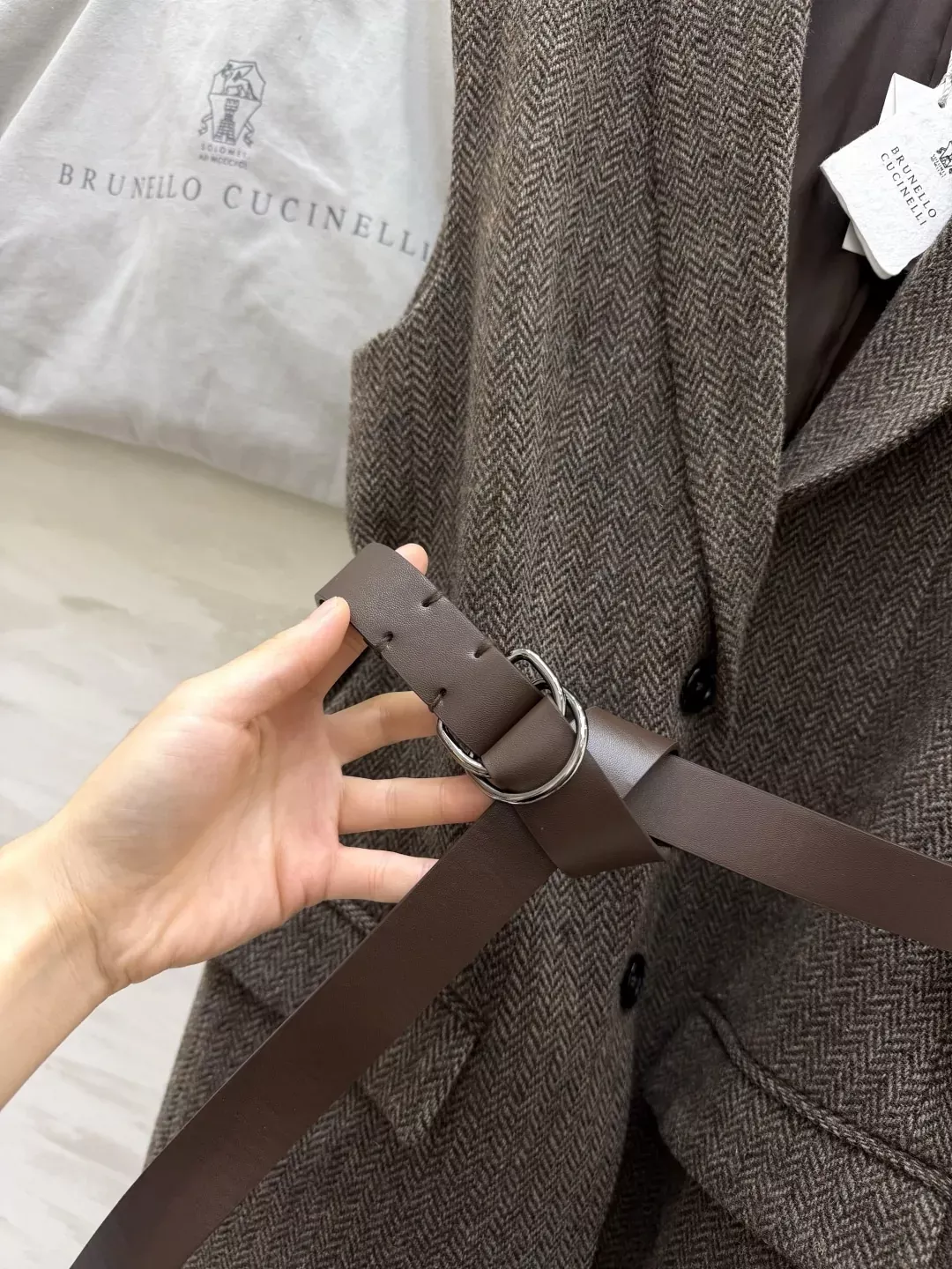 브루넬로쿠치넬리 헤링본 울 벨티드 여성용 버튼 조끼 상세 이미지 5